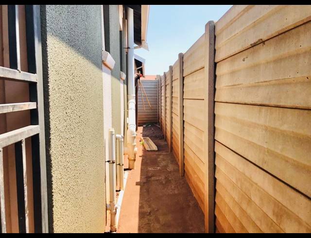 2 BEDROOM FREEHOLD FOR SALE IN SKY CITY